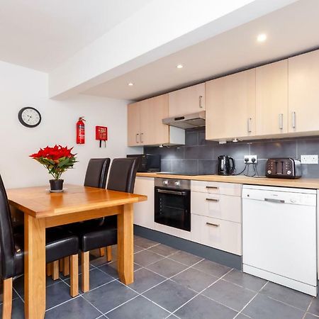 Gorgeous Town Centre Apt With Courtyard Garden Bournemouth Exterior foto