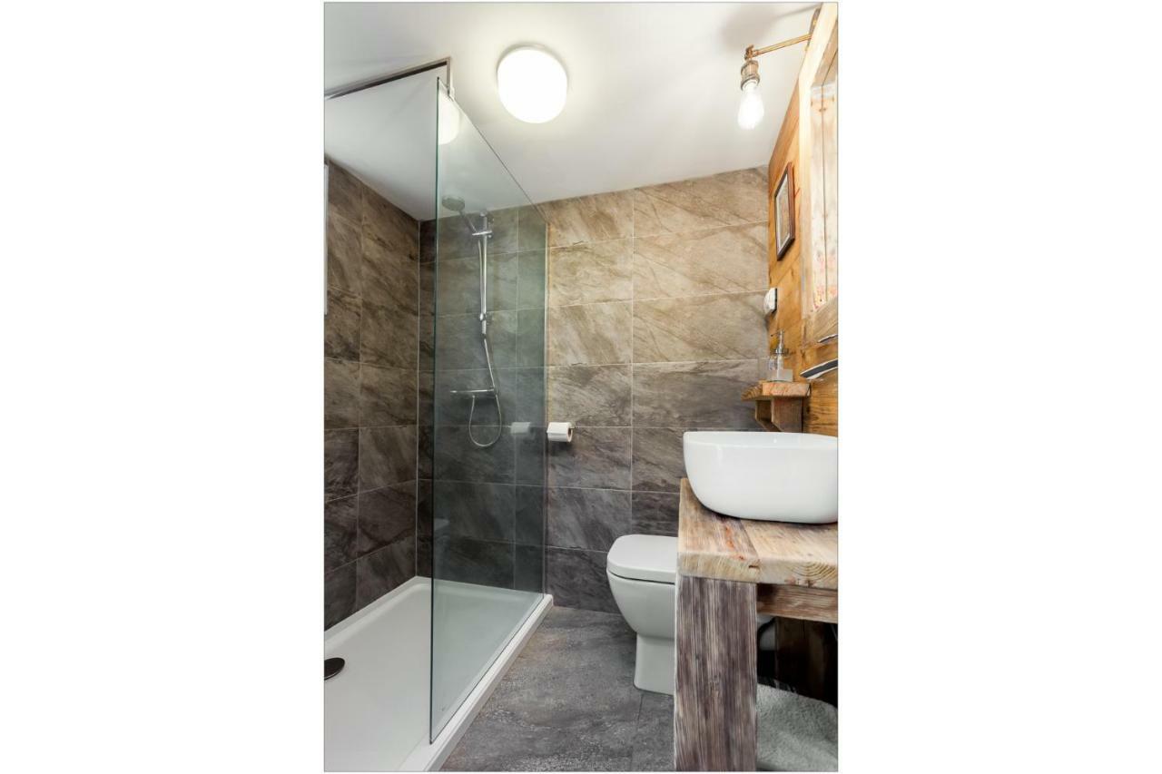 Gorgeous Town Centre Apt With Courtyard Garden Bournemouth Exterior foto